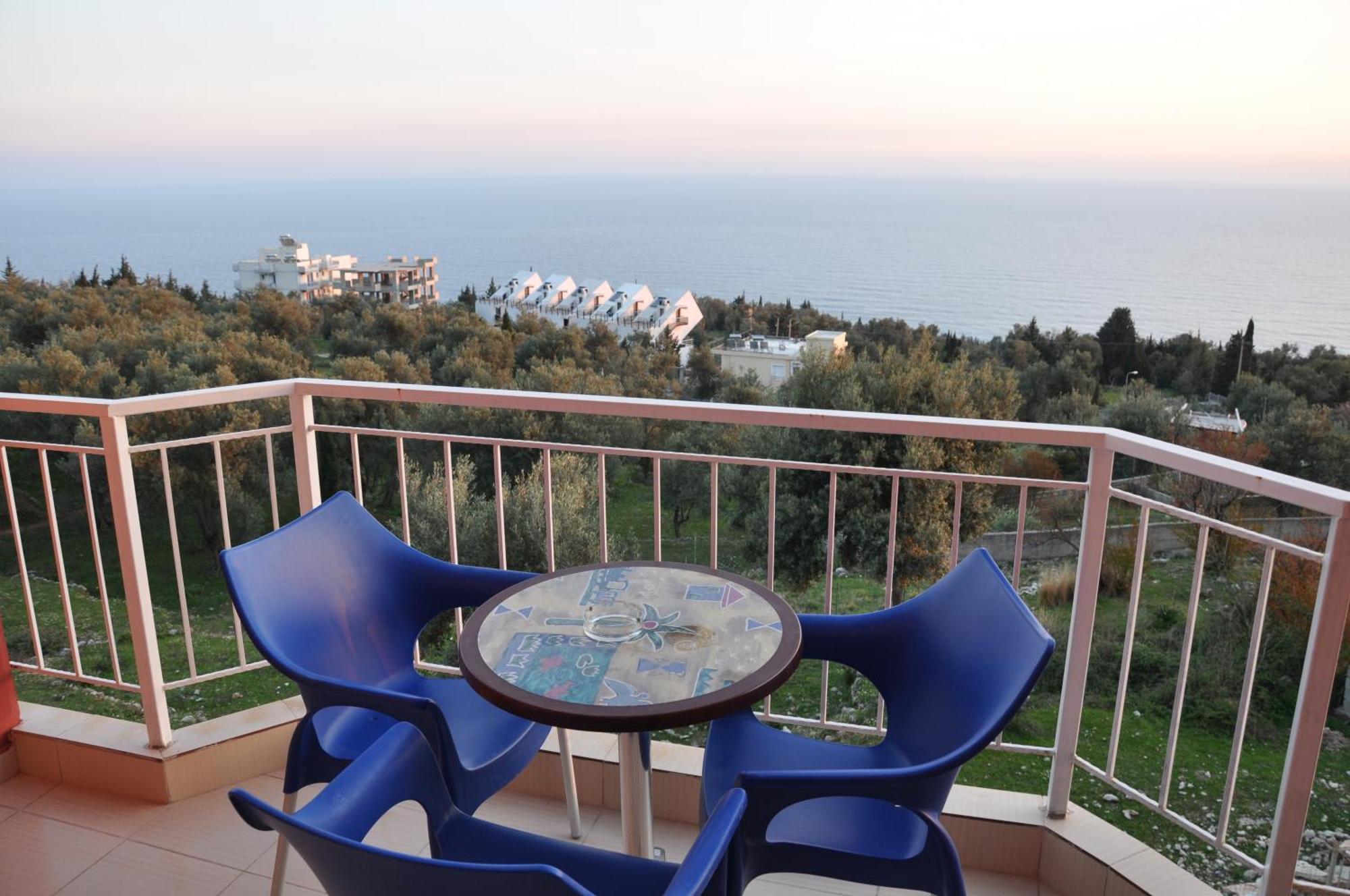 La Maroja View Hotel Dhermi Phòng bức ảnh